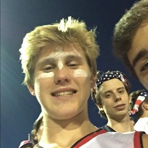 Meet your Posher, Cam